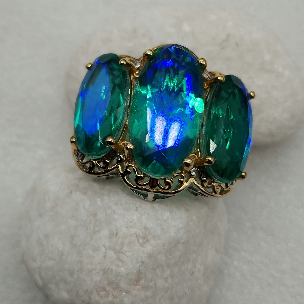 - Peacock Quartz Triplet. Ring.